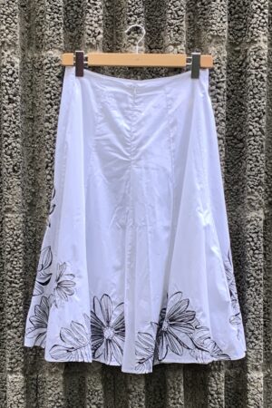 Falda Blanca con Flores