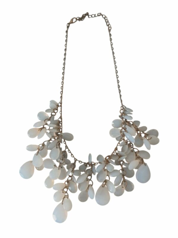 Collar lágrimas blanco
